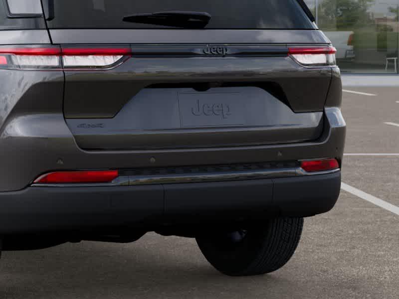 new 2025 Jeep Grand Cherokee car, priced at $41,373