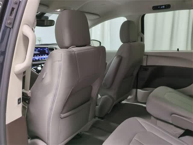 used 2021 Chrysler Pacifica car, priced at $20,716