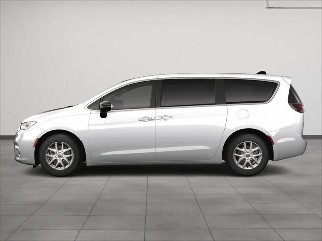 new 2024 Chrysler Pacifica car, priced at $41,677