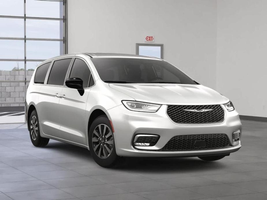 new 2024 Chrysler Pacifica Hybrid car, priced at $48,389