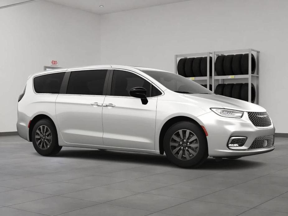 new 2024 Chrysler Pacifica Hybrid car, priced at $48,389