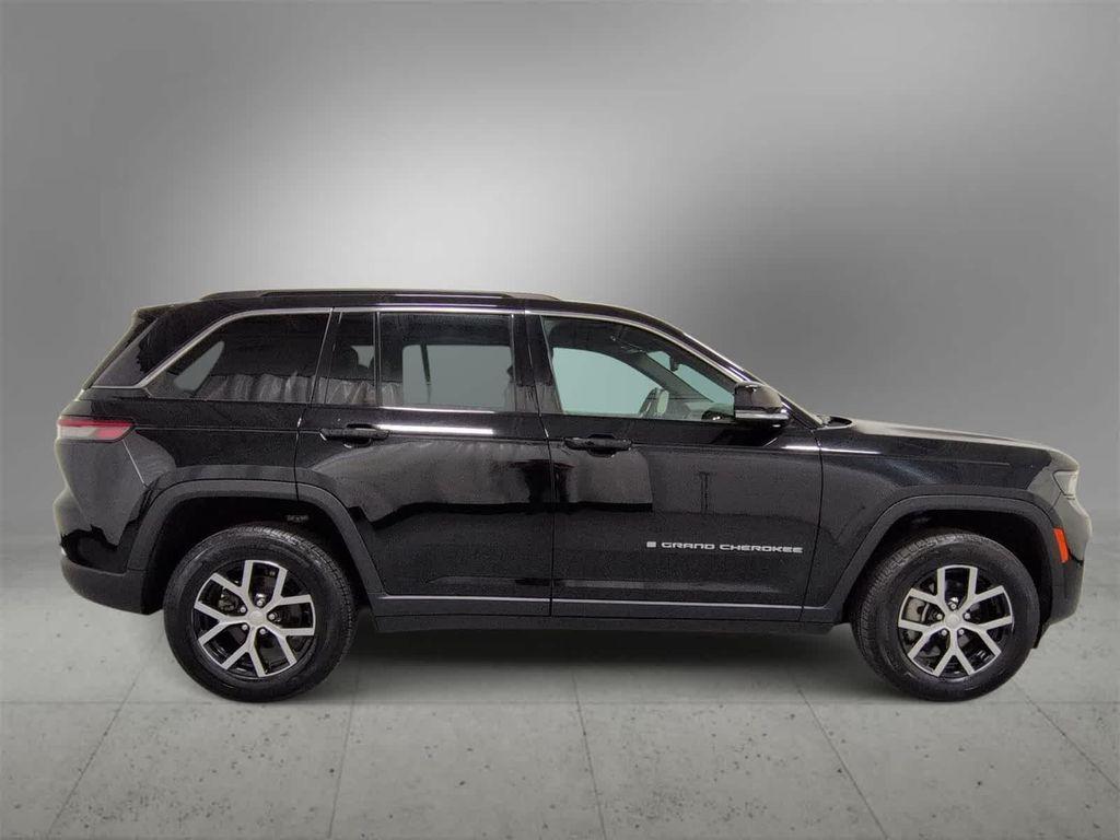 used 2024 Jeep Grand Cherokee car, priced at $32,998