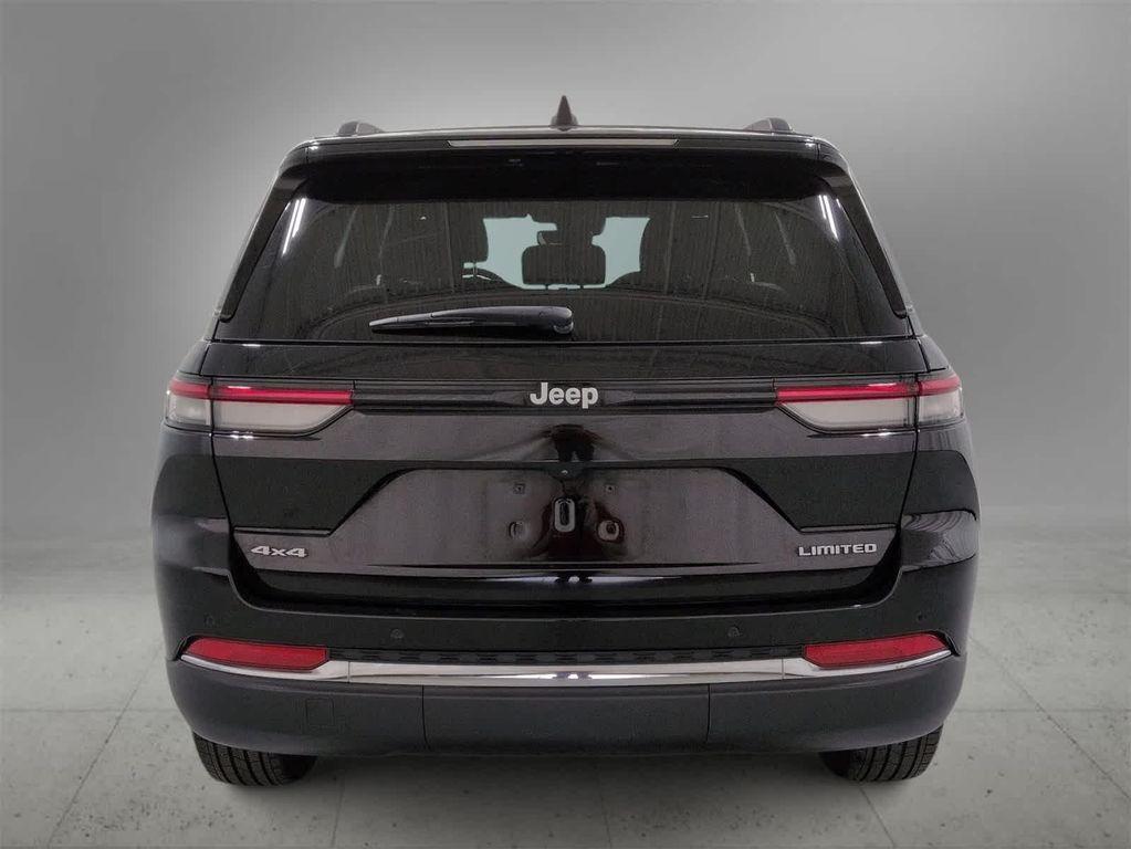 used 2024 Jeep Grand Cherokee car, priced at $32,998