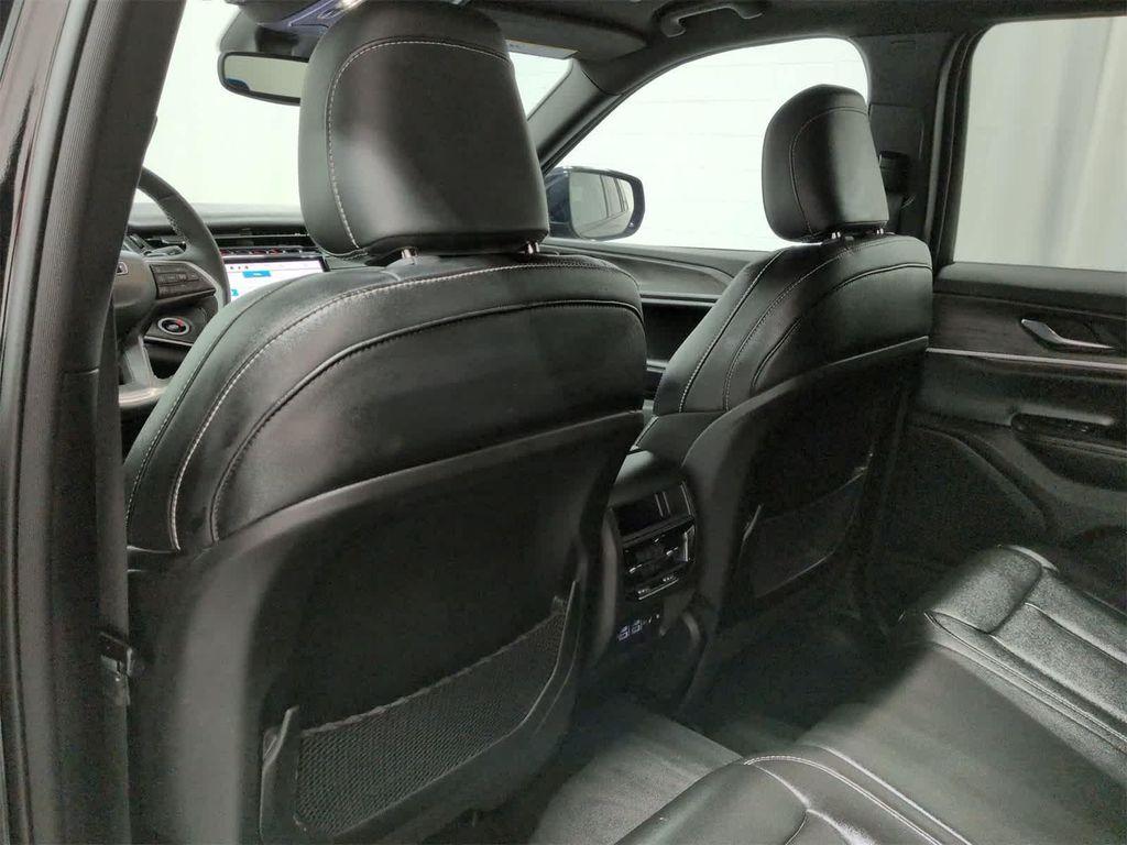 used 2024 Jeep Grand Cherokee car, priced at $32,998