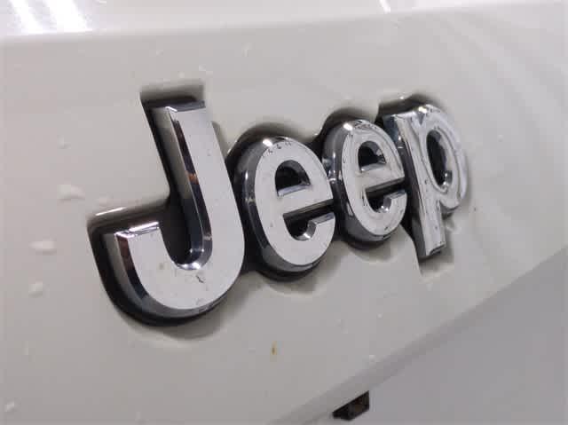 used 2015 Jeep Grand Cherokee car, priced at $13,551