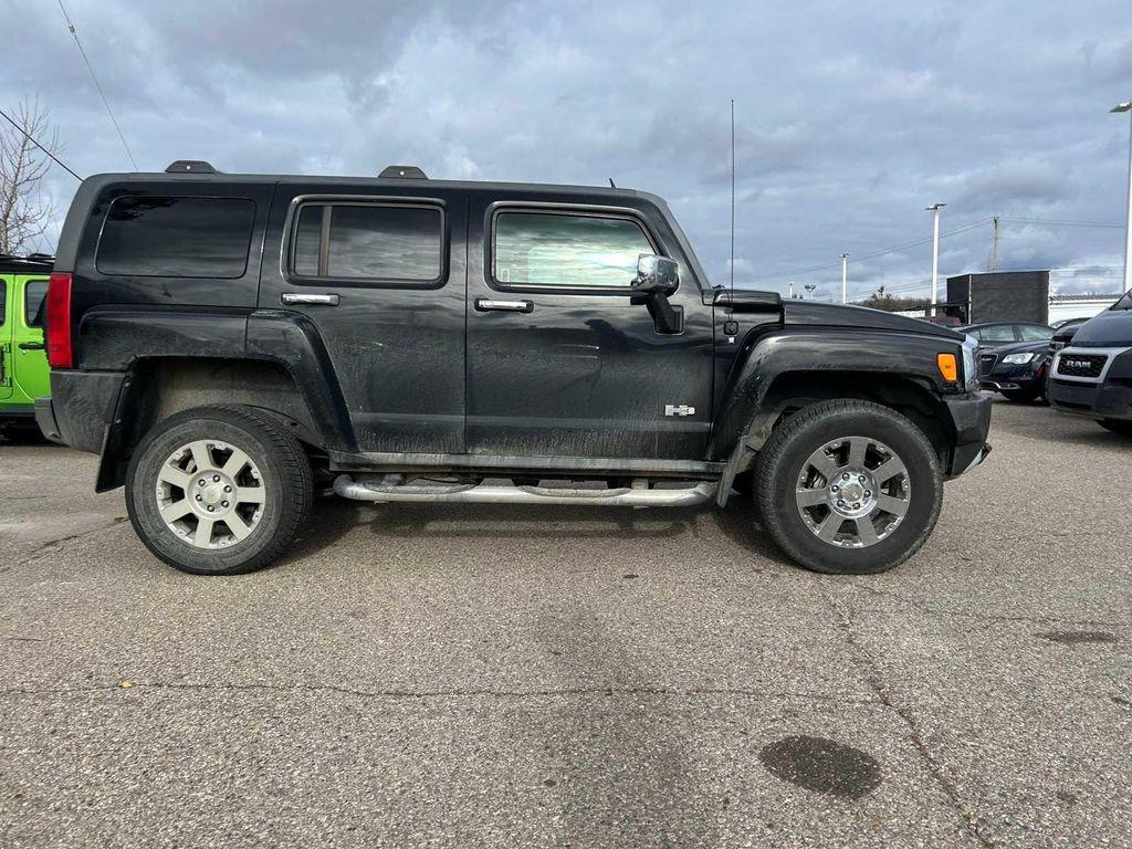 used 2009 Hummer H3 car, priced at $5,487