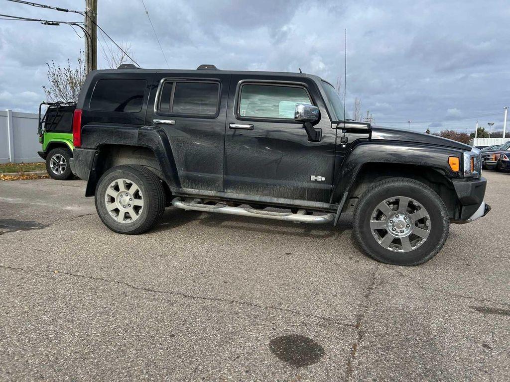 used 2009 Hummer H3 car, priced at $5,487