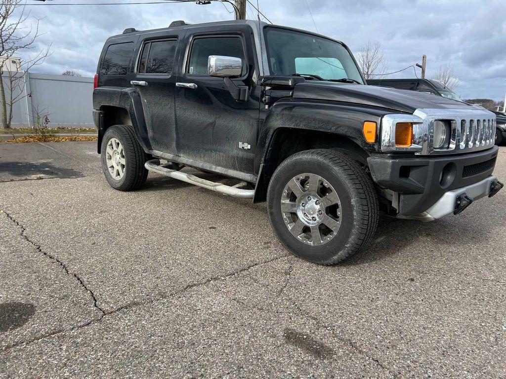 used 2009 Hummer H3 car, priced at $5,487