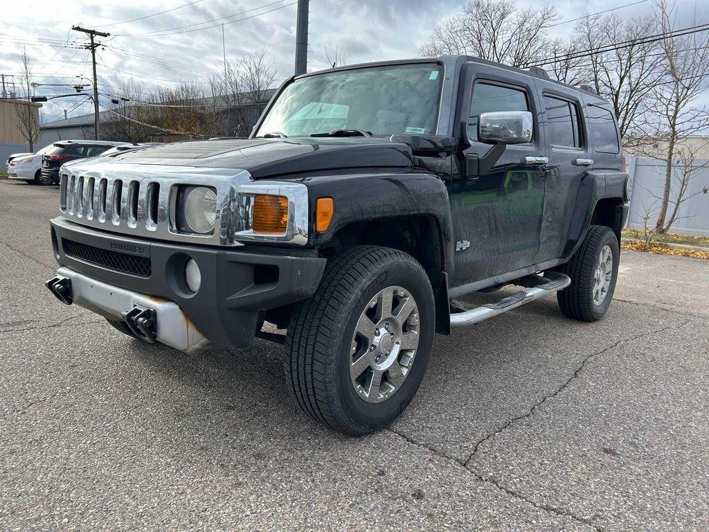 used 2009 Hummer H3 car, priced at $5,487