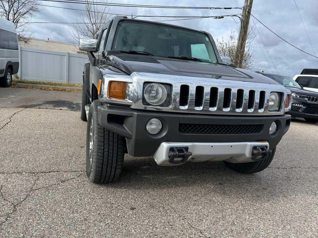 used 2009 Hummer H3 car, priced at $5,487