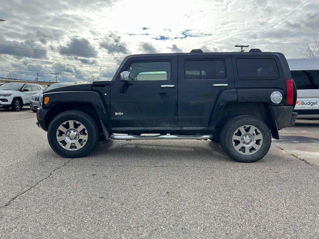 used 2009 Hummer H3 car, priced at $5,487