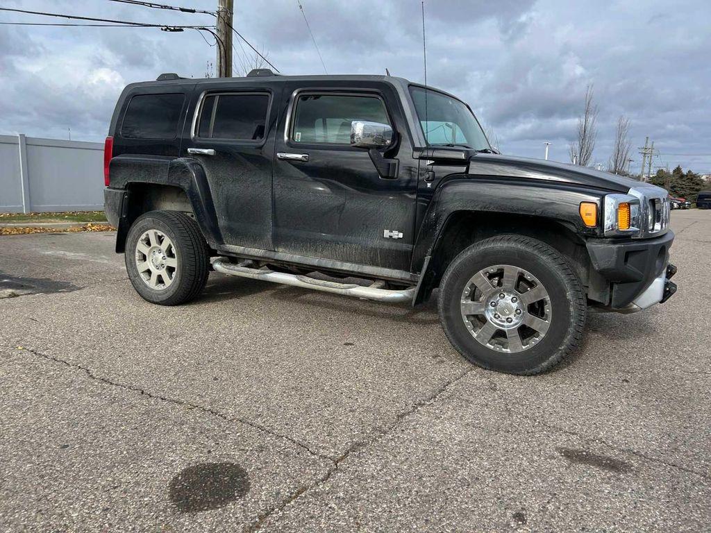 used 2009 Hummer H3 car, priced at $5,487