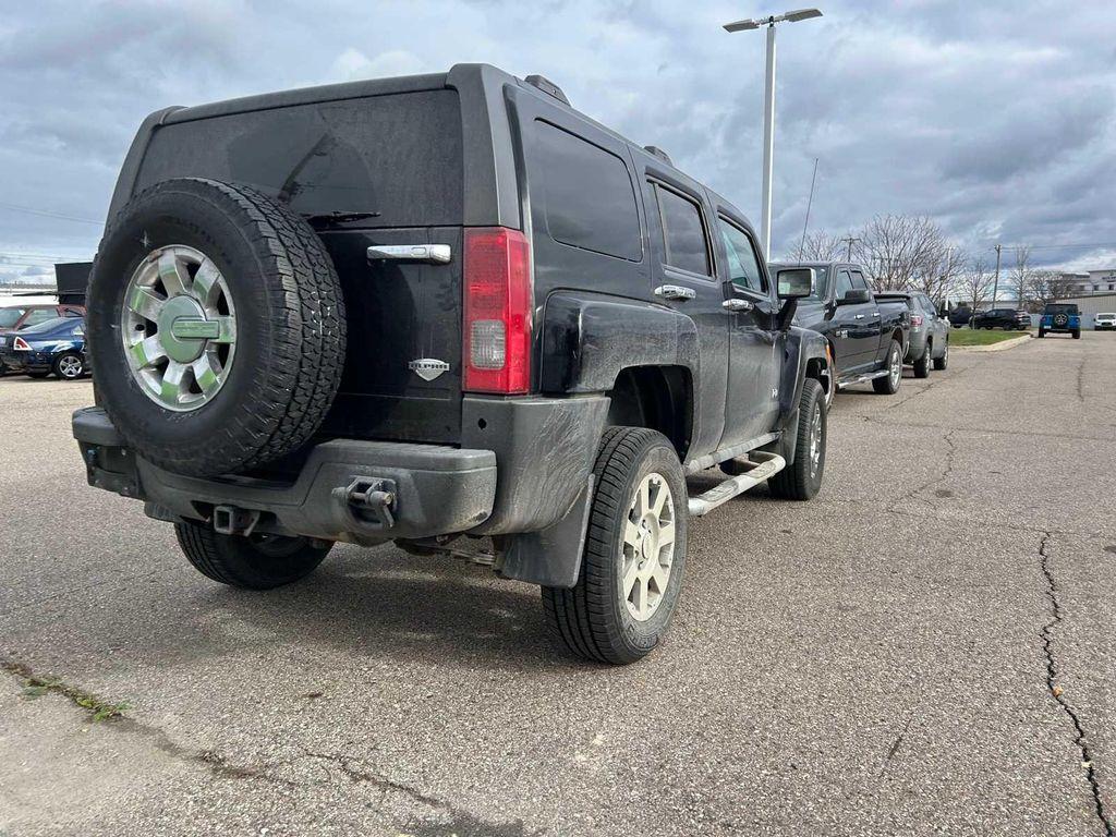 used 2009 Hummer H3 car, priced at $5,487