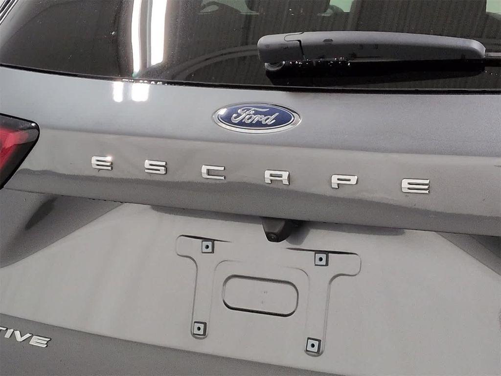used 2025 Ford Escape car, priced at $22,400