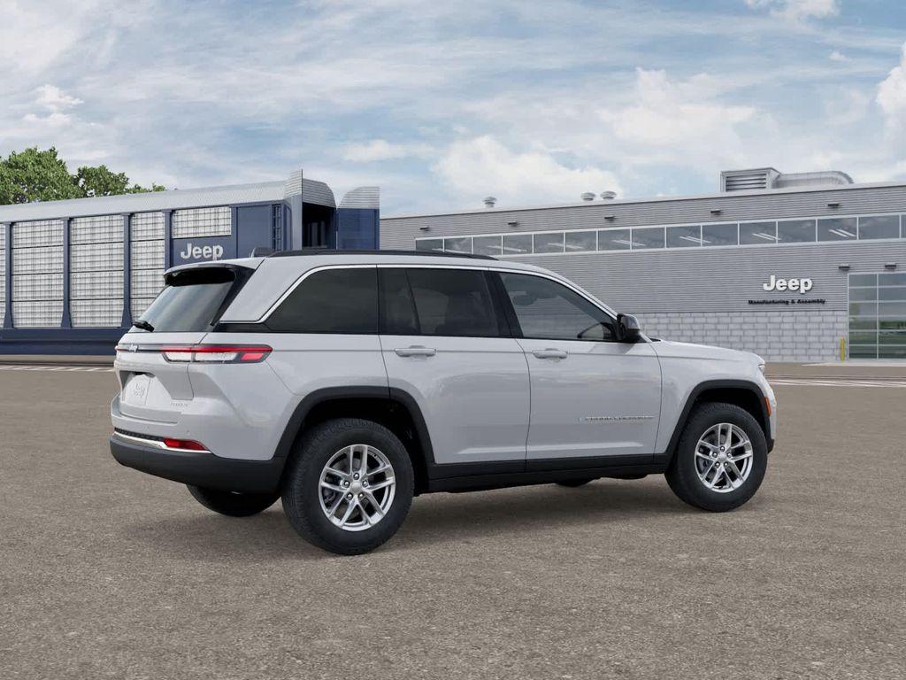 new 2025 Jeep Grand Cherokee car, priced at $40,927