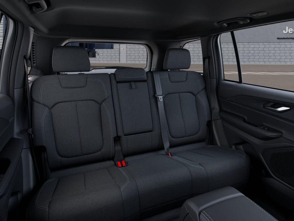 new 2025 Jeep Grand Cherokee car, priced at $40,927