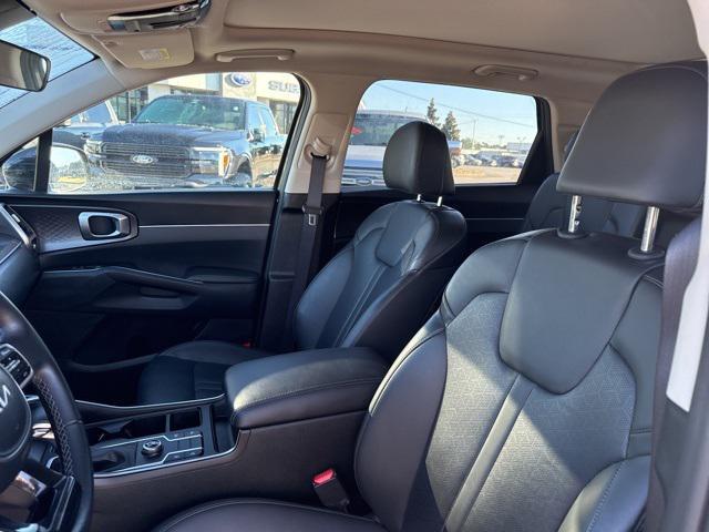 used 2023 Kia Sorento car, priced at $22,871