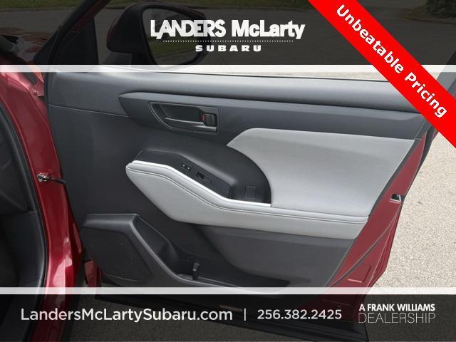 used 2023 Toyota Highlander car, priced at $29,000