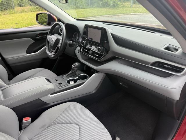 used 2023 Toyota Highlander car, priced at $34,515