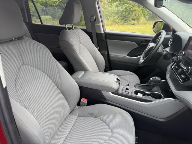 used 2023 Toyota Highlander car, priced at $34,515