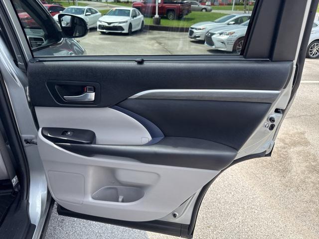 used 2019 Toyota Highlander car, priced at $26,888