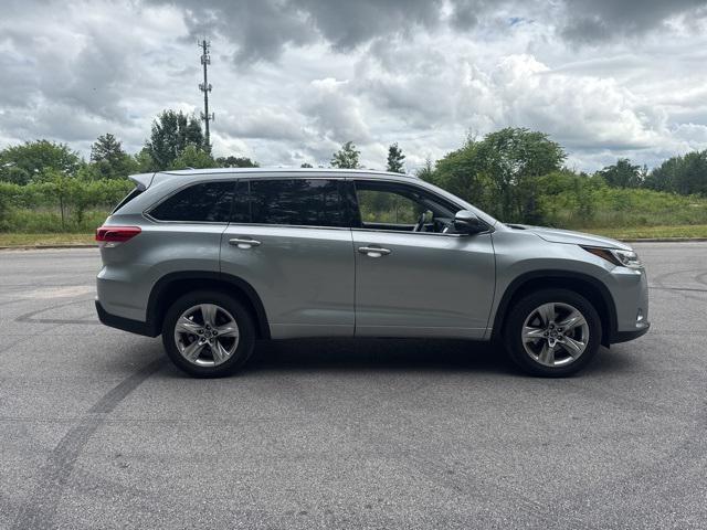 used 2019 Toyota Highlander car, priced at $28,219