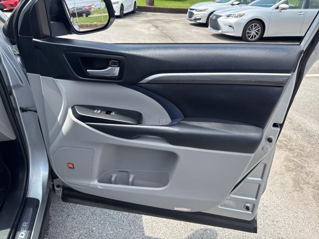 used 2019 Toyota Highlander car, priced at $26,888