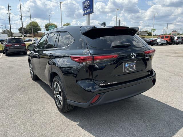 used 2021 Toyota Highlander car, priced at $28,000