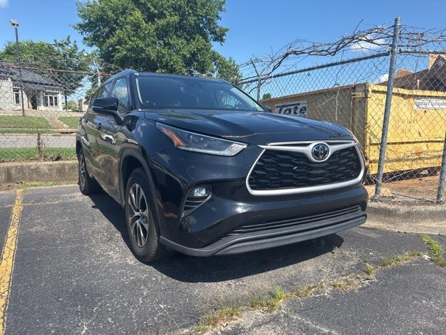 used 2021 Toyota Highlander car, priced at $31,313