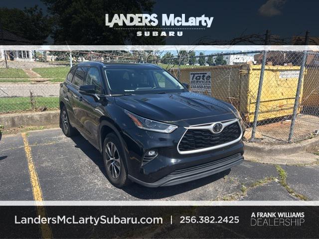 used 2021 Toyota Highlander car, priced at $31,313
