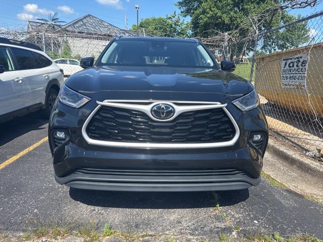 used 2021 Toyota Highlander car, priced at $31,313