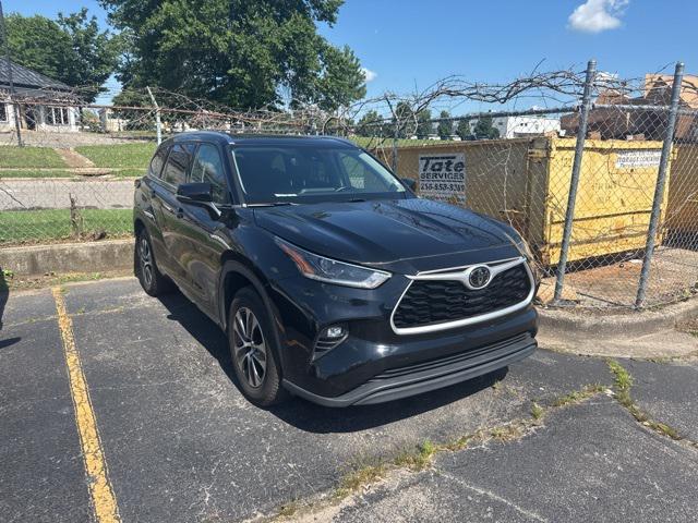 used 2021 Toyota Highlander car, priced at $31,313