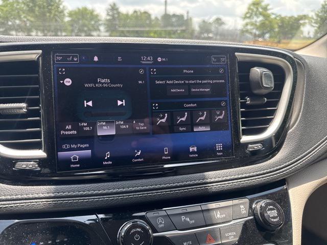 used 2021 Chrysler Pacifica car, priced at $21,381