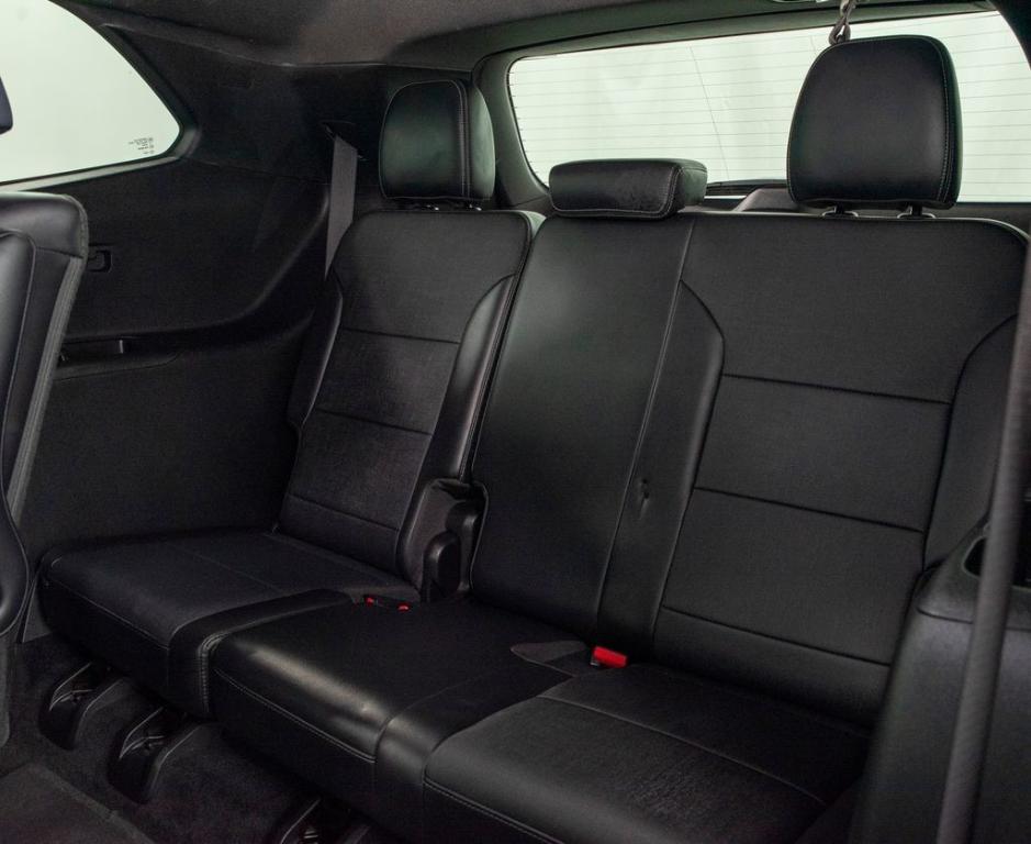 used 2025 Buick Enclave car, priced at $38,999