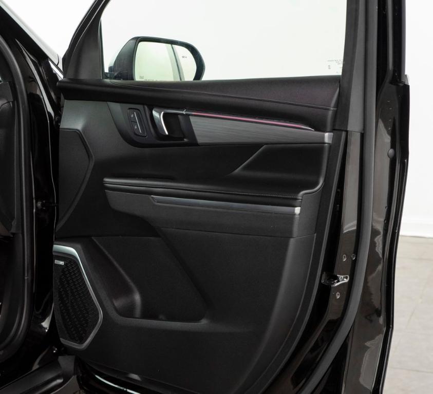 used 2025 Buick Enclave car, priced at $38,999