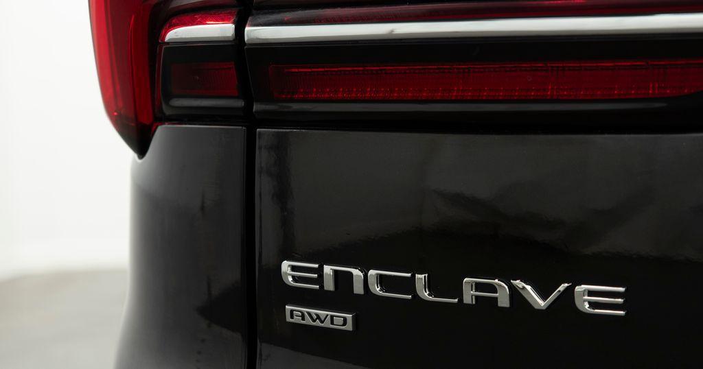 used 2025 Buick Enclave car, priced at $38,999