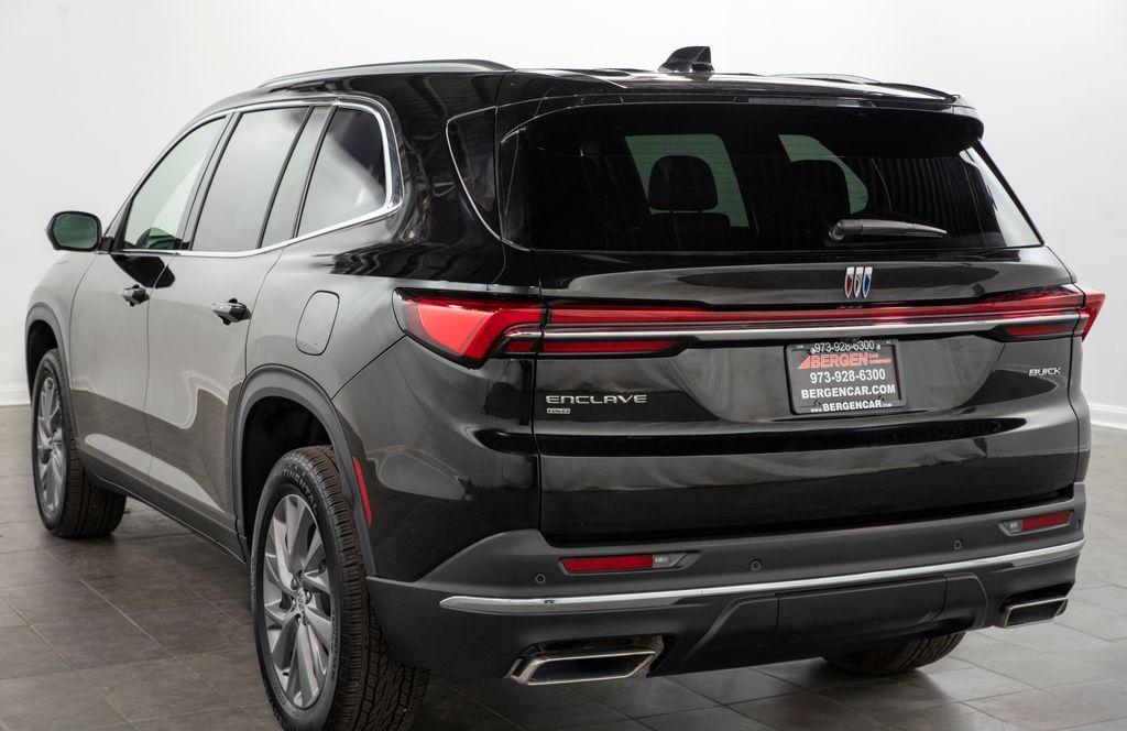 used 2025 Buick Enclave car, priced at $38,999