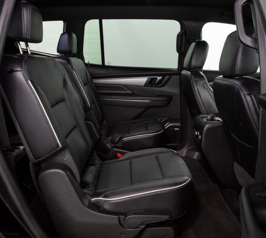 used 2025 Buick Enclave car, priced at $38,999