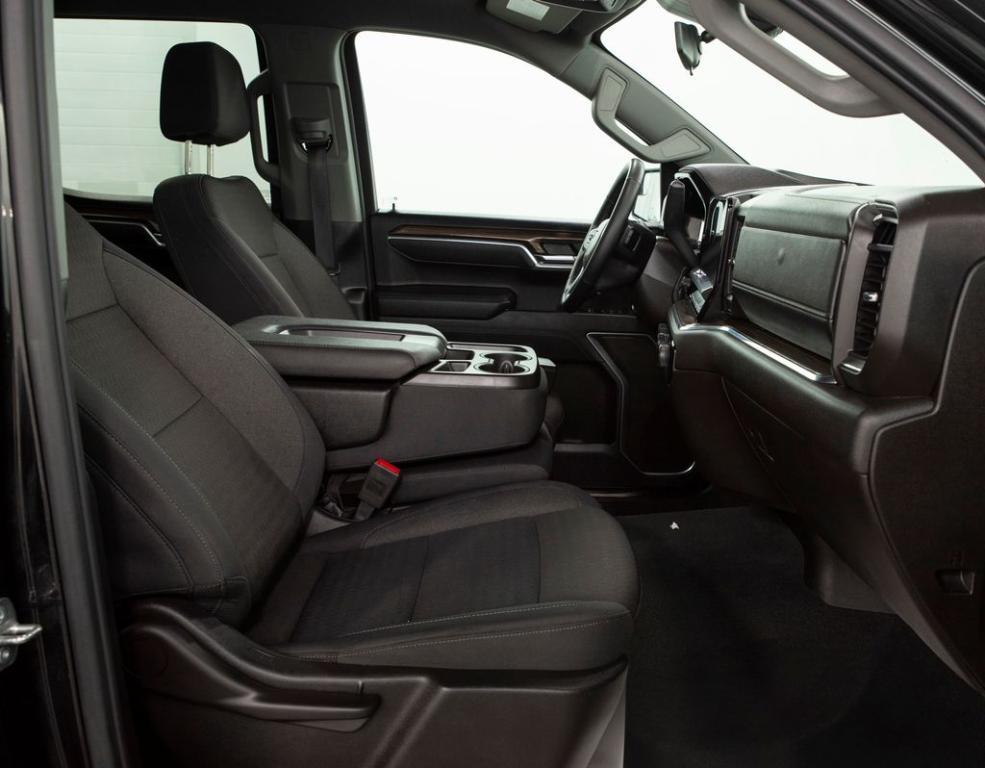 used 2025 Chevrolet Silverado 1500 car, priced at $37,960