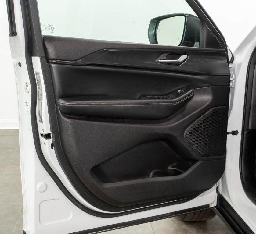 used 2023 Jeep Grand Cherokee L car, priced at $26,881