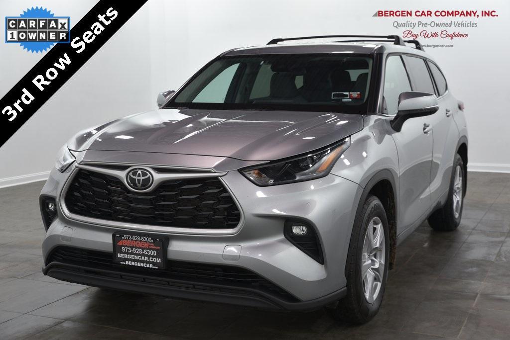 used 2022 Toyota Highlander car, priced at $29,862