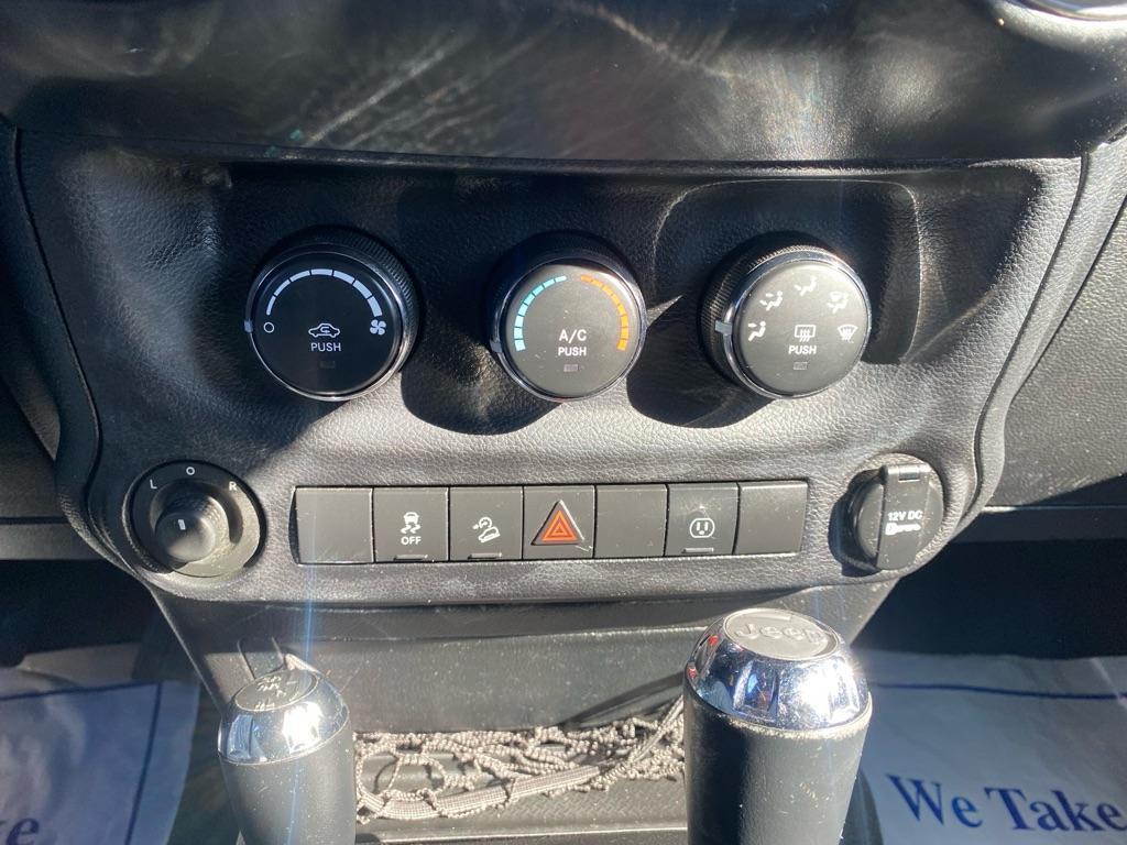used 2013 Jeep Wrangler Unlimited car, priced at $15,500