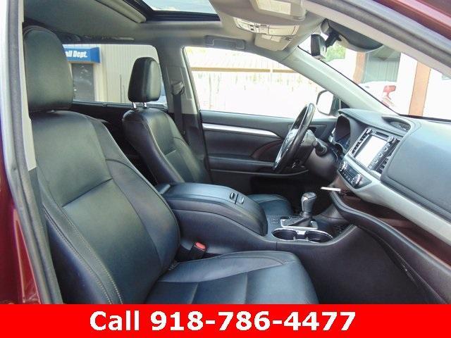 used 2018 Toyota Highlander car, priced at $25,795