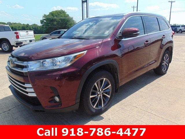 used 2018 Toyota Highlander car, priced at $25,795