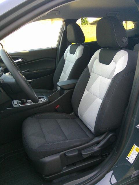 new 2025 Chevrolet Trax car, priced at $23,130