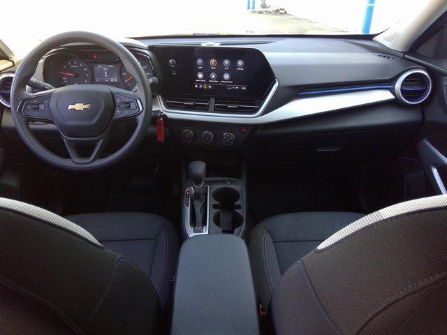 new 2025 Chevrolet Trax car, priced at $23,130
