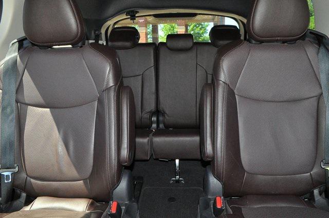used 2023 Toyota Sienna car, priced at $48,634