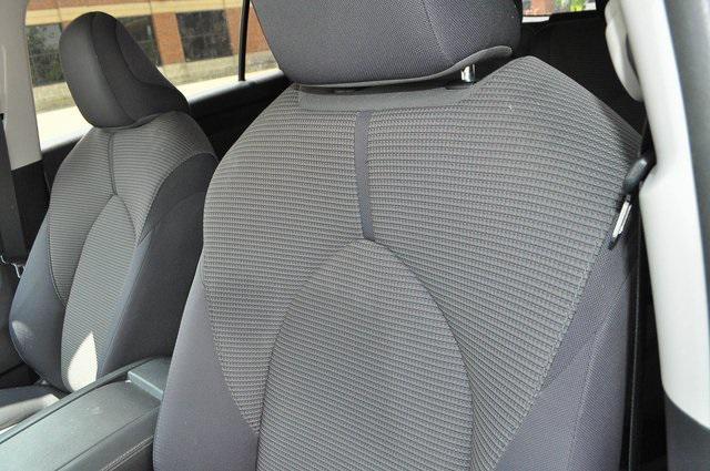 used 2021 Toyota Highlander Hybrid car, priced at $32,500