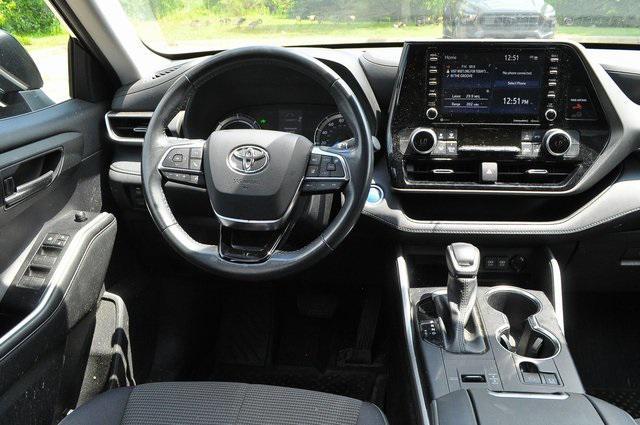 used 2021 Toyota Highlander Hybrid car, priced at $32,500