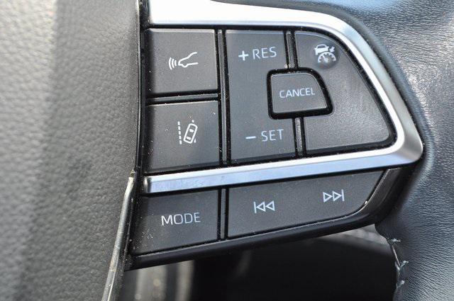 used 2021 Toyota Highlander Hybrid car, priced at $32,500